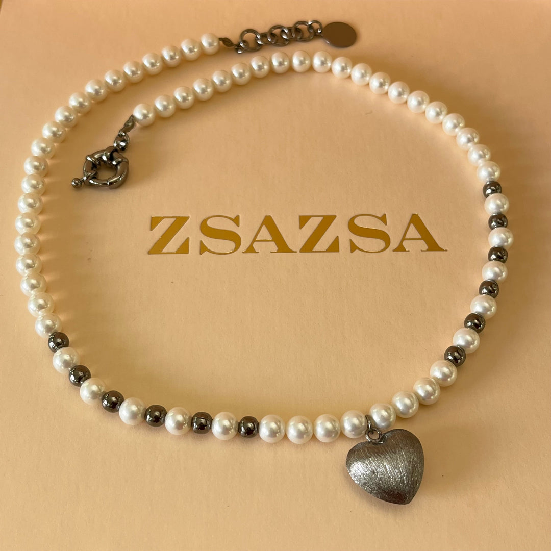 Heart dark grey & pearls set