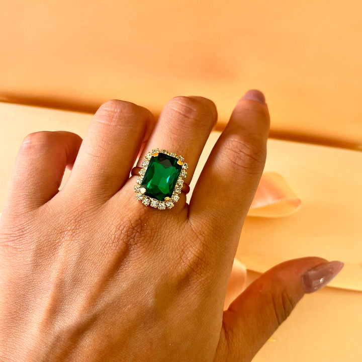 Dark green rectangular Preciosa crystals pendant and ring