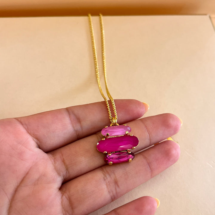 Shade of fuchsia Swarovski crystals set