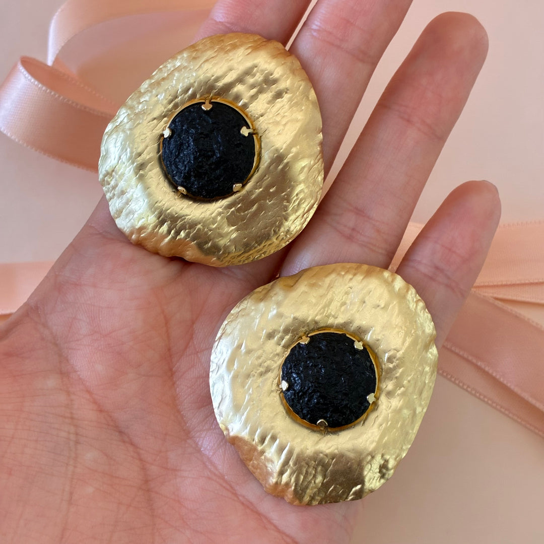 Handmade black gold plated set