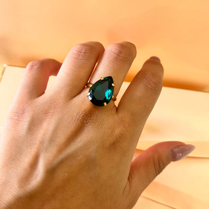 Dark green teardrop preciosa crystal ring