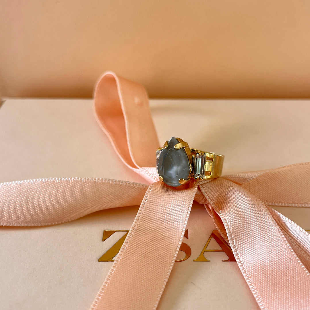 Light grey teardrop preciosa crystal ring