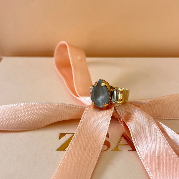 Light grey teardrop preciosa crystal ring