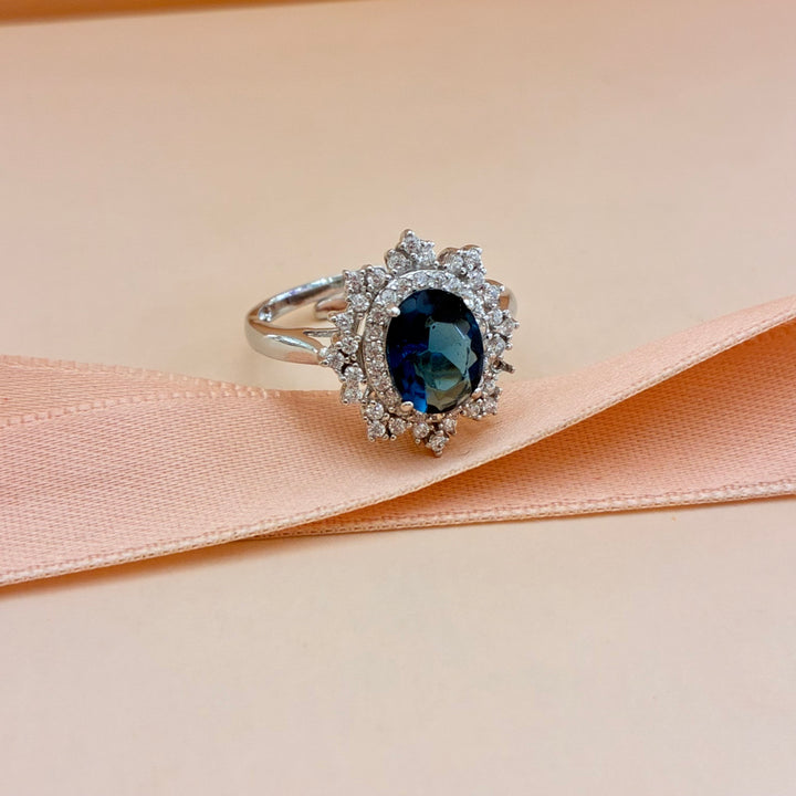 Oval navy blue zircone ring