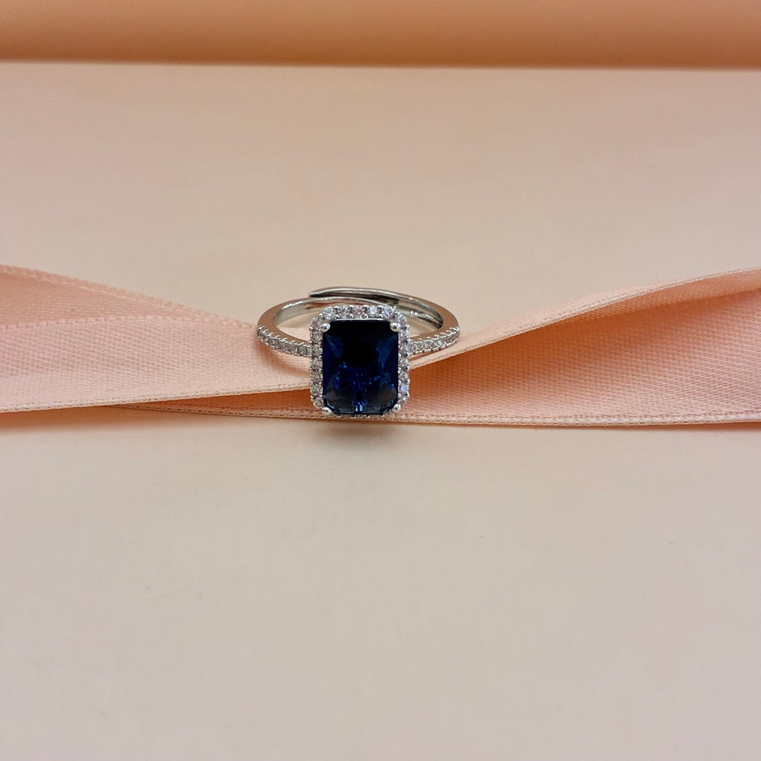 Rectangular classic navy blue zircone ring