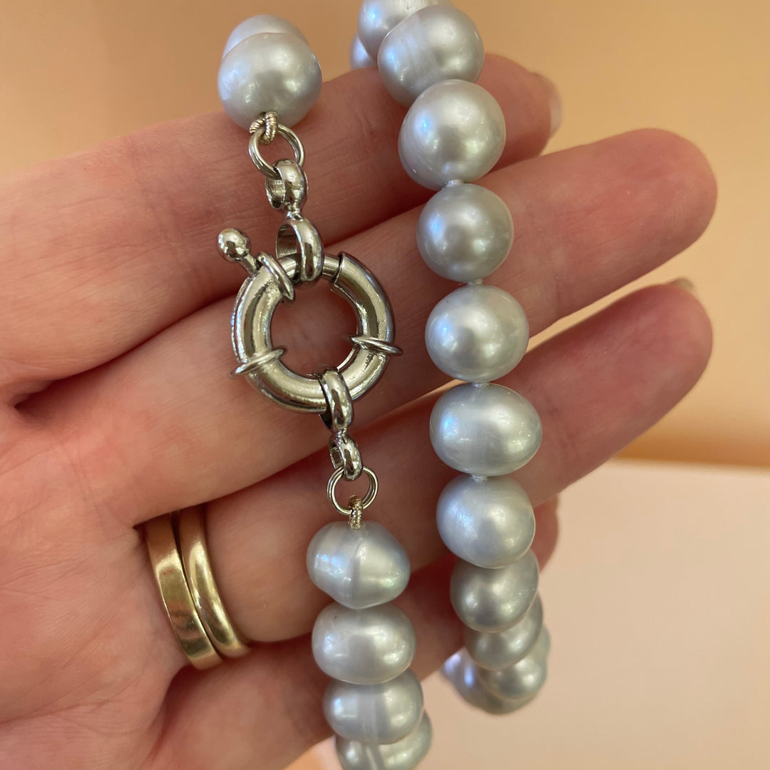 Light grey fresh water pearls set