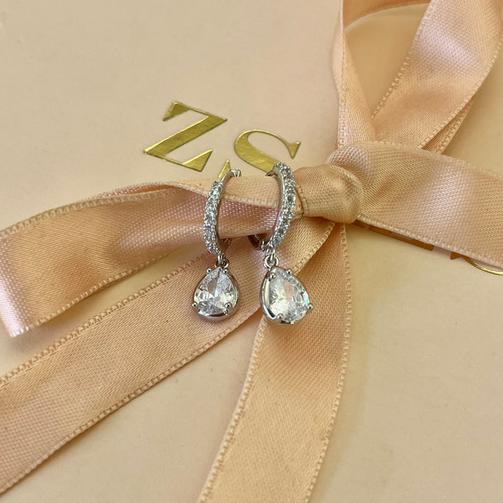 Teardrop zircone hoops