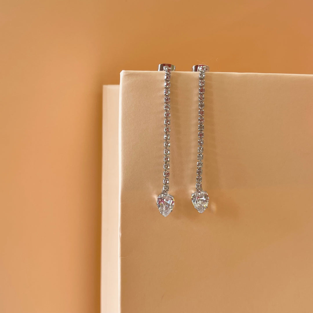 Silver zircone long earrings