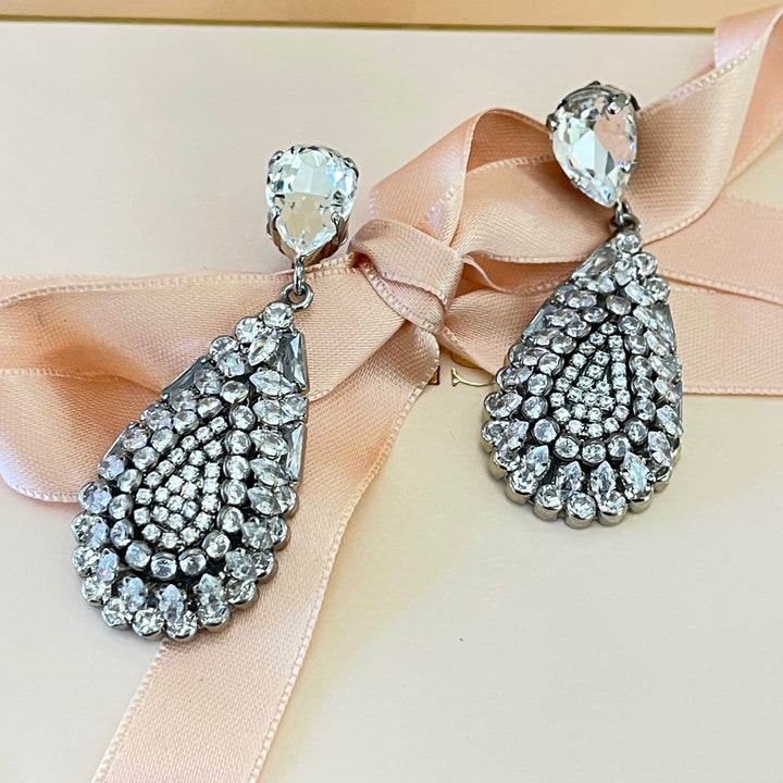 Stunning teardrop earrings