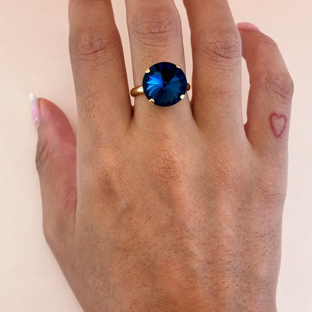 Round navy blue preciosa crystals set