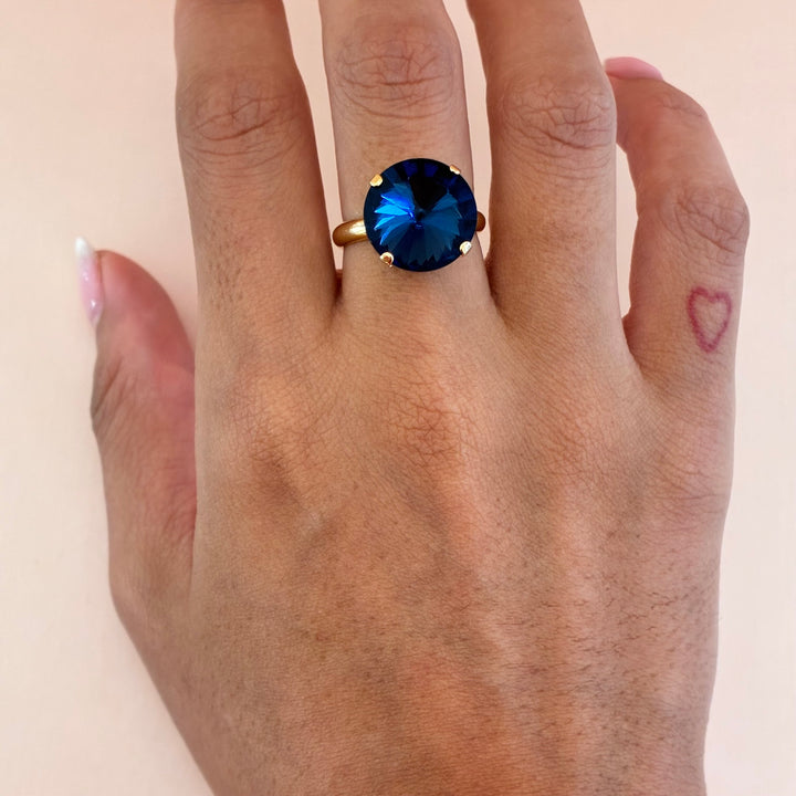 Round navy blue preciosa crystals set