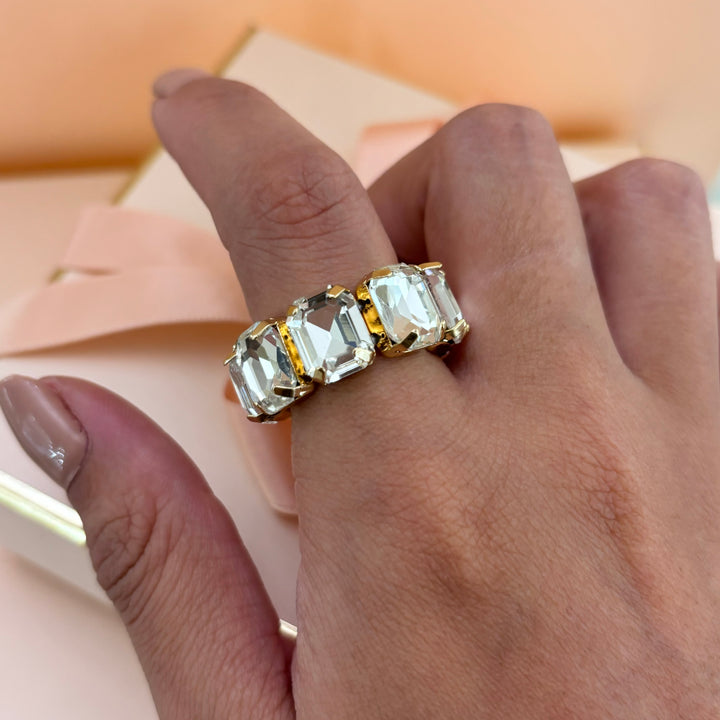 Rectangular gold ring