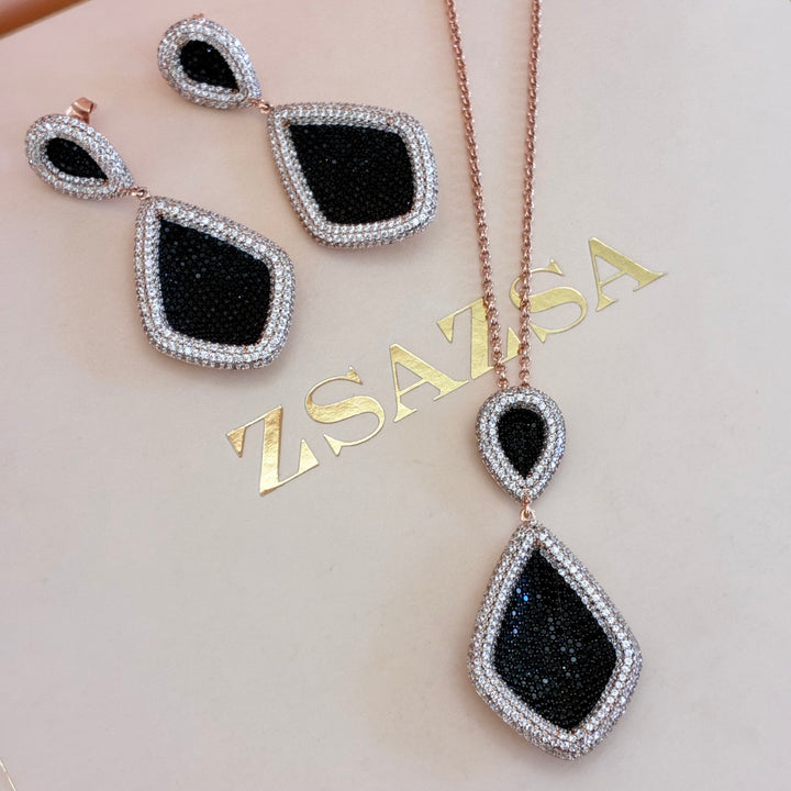 Black zircone rose gold plated pendant set