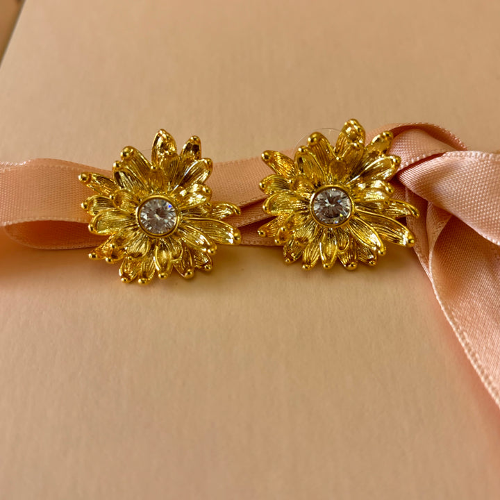 Flower studs earrings