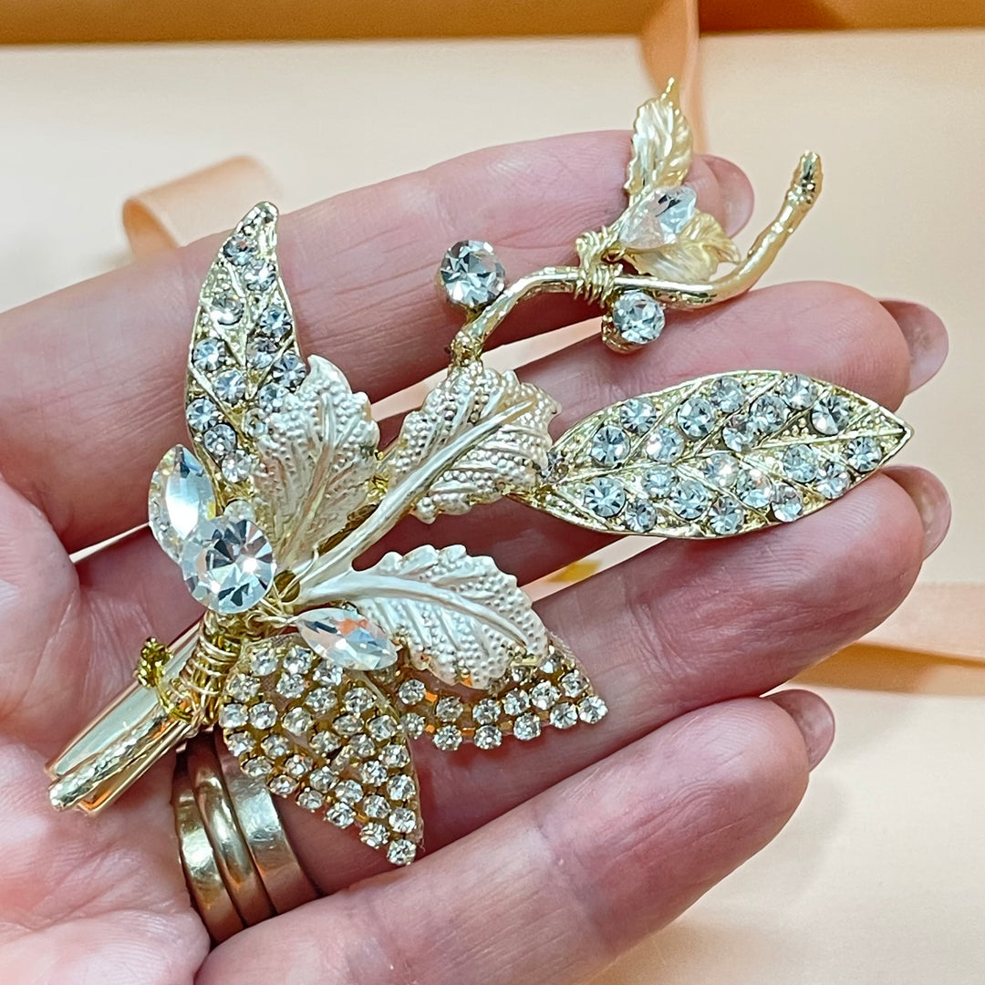 Light gold leaves hair clip