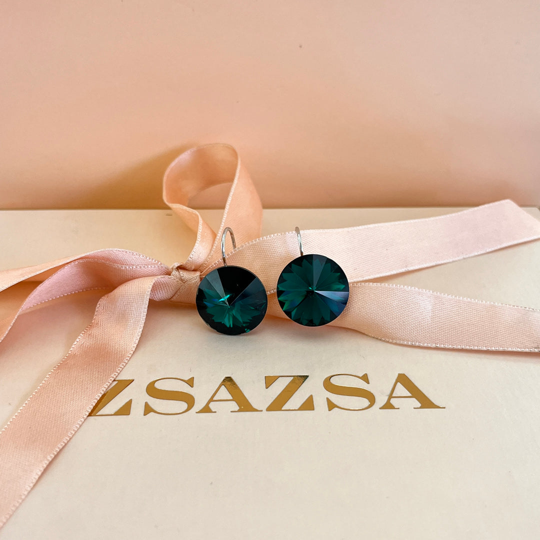 Dark green preciosa crystals hooks