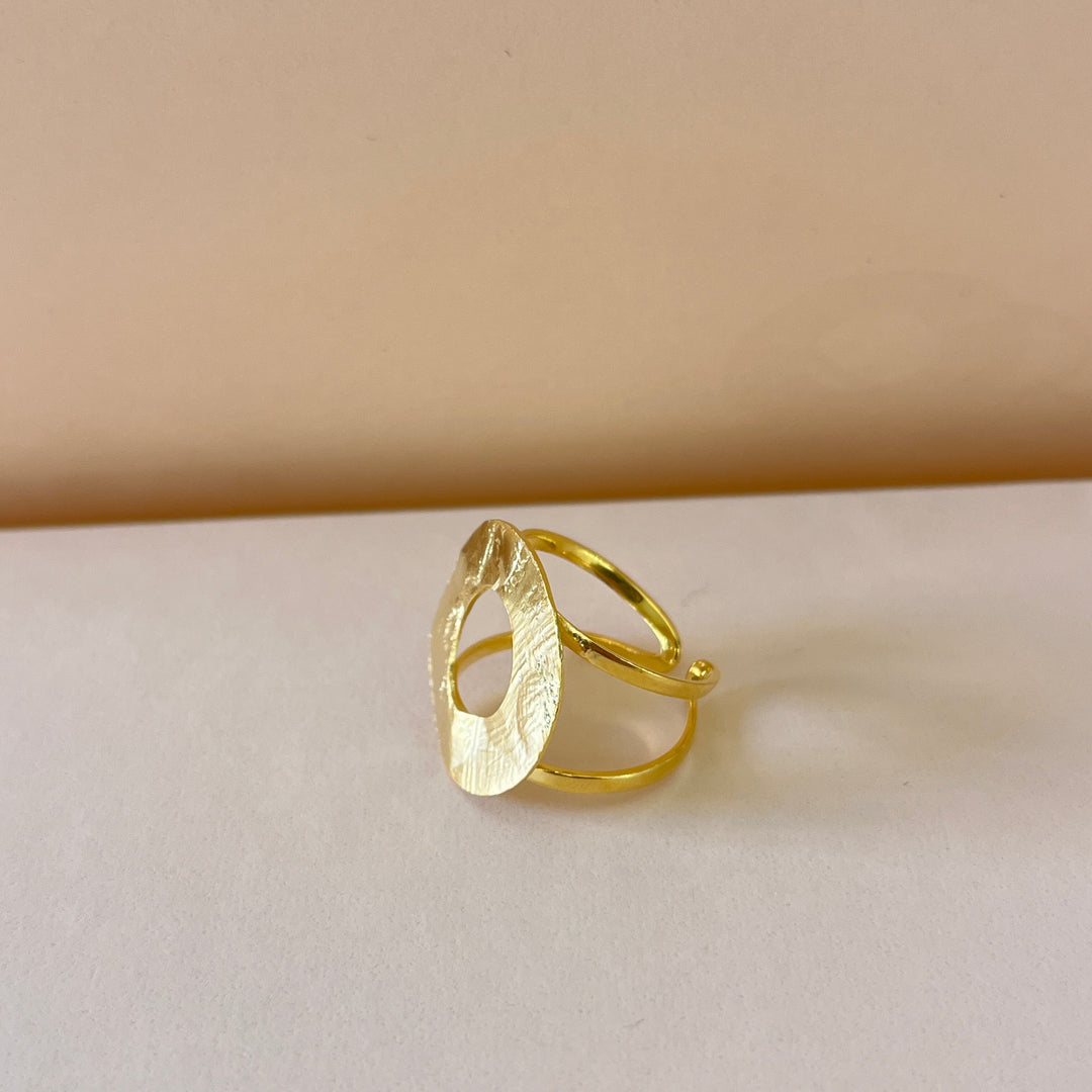 Round gold handmade set