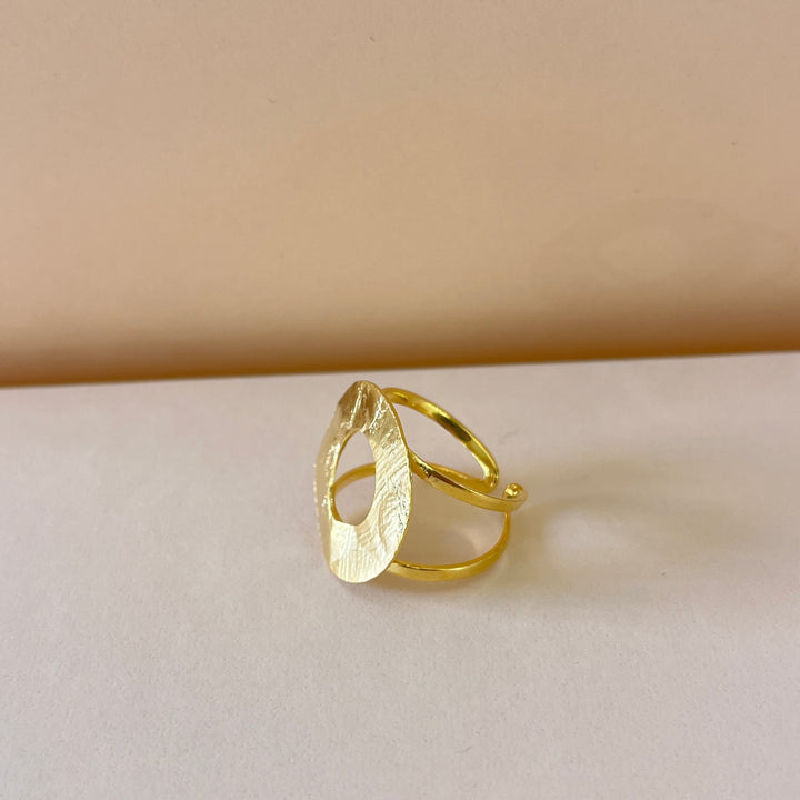 Round gold handmade set