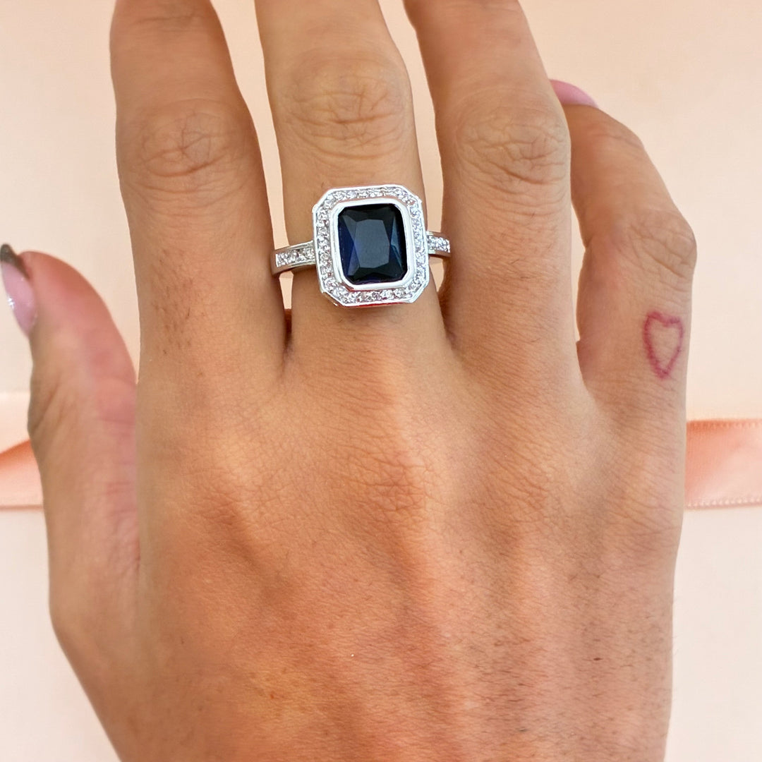 Rectangular navy blue zircone ring
