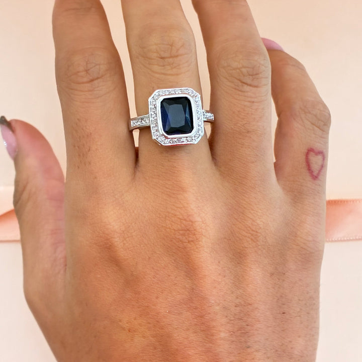 Rectangular navy blue zircone ring