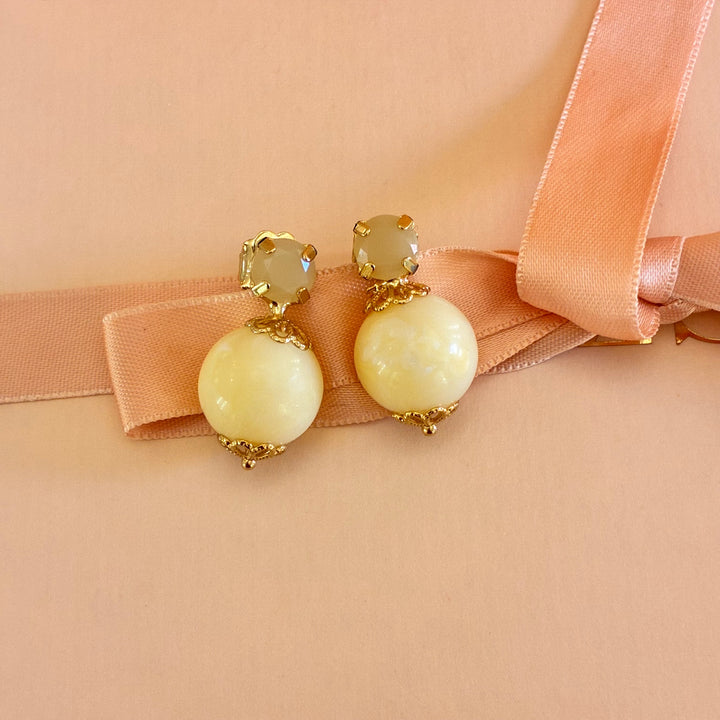 Cream resin and champagne Preciosa crystals studs