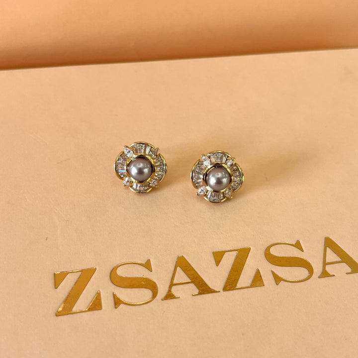 Grey pearls and baguette zircone set