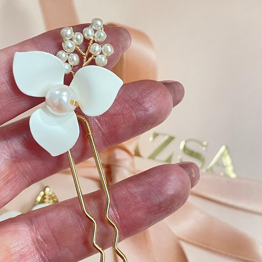 Flowers set of 3 pearl hair pins