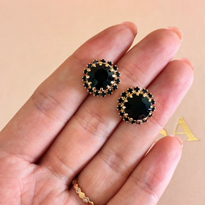 Black Preciosa crystals dainty round set