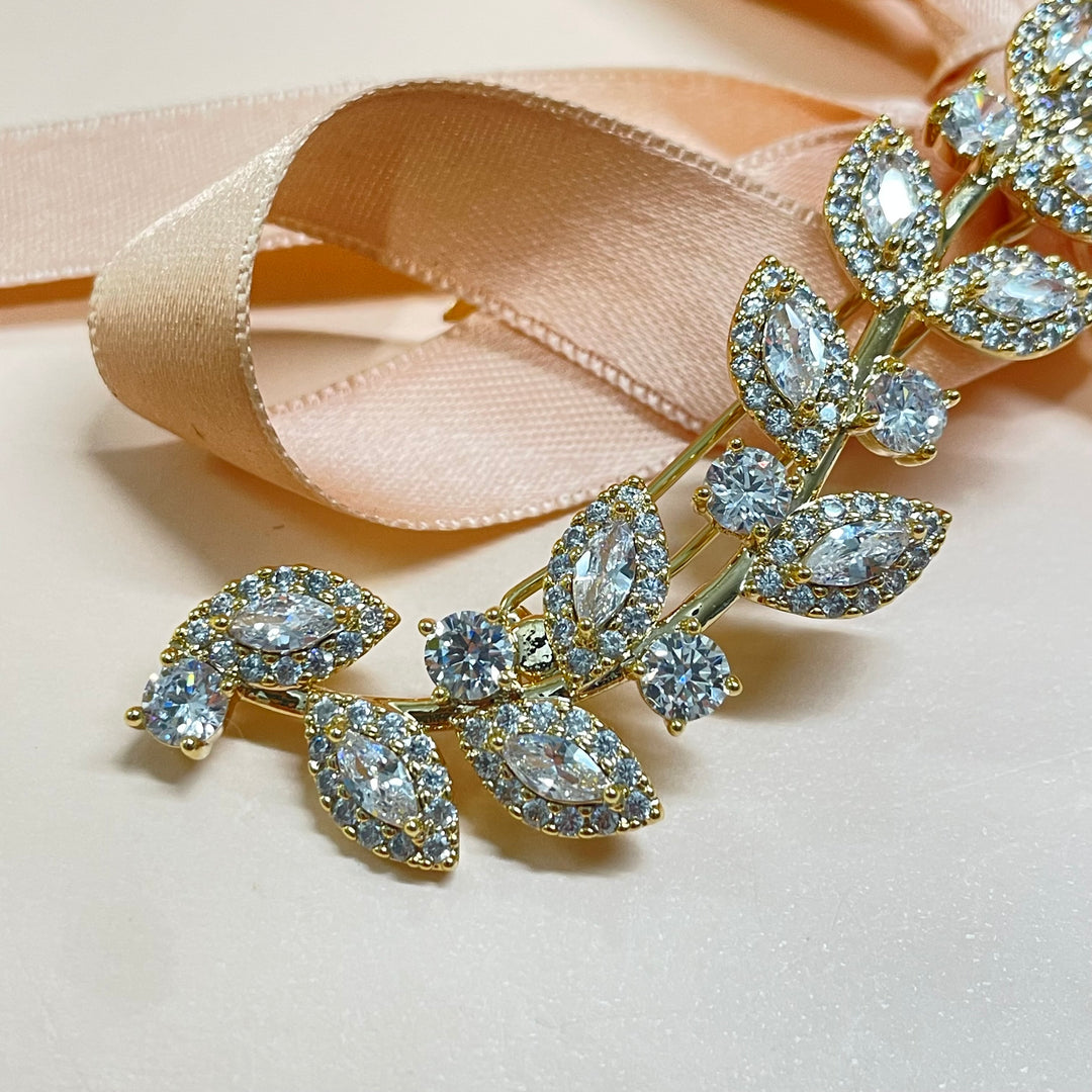 Gold cubic leaf hair clip