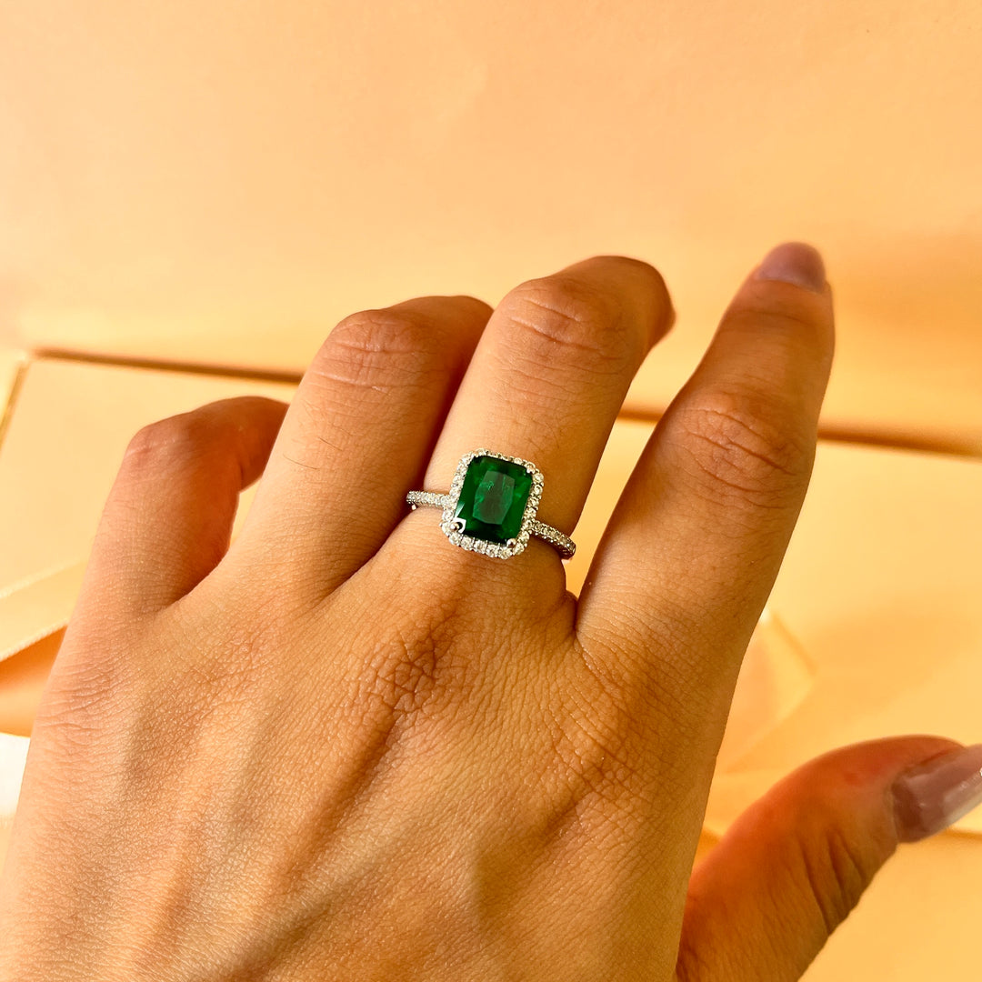 Dark green rectangular zircone ring