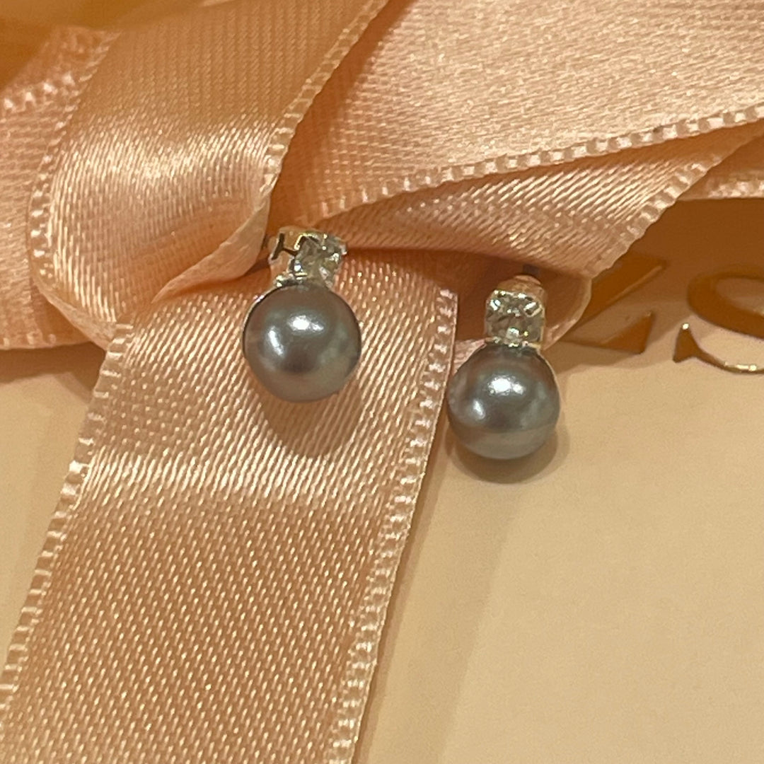 Dainty grey pearls studs