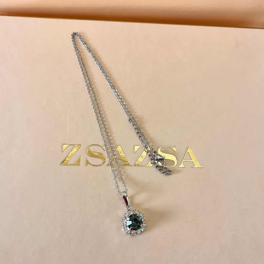 Grey flower preciosa crystals set