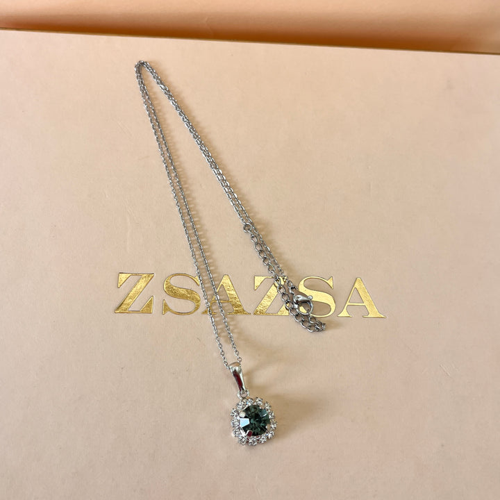 Grey flower preciosa crystals set