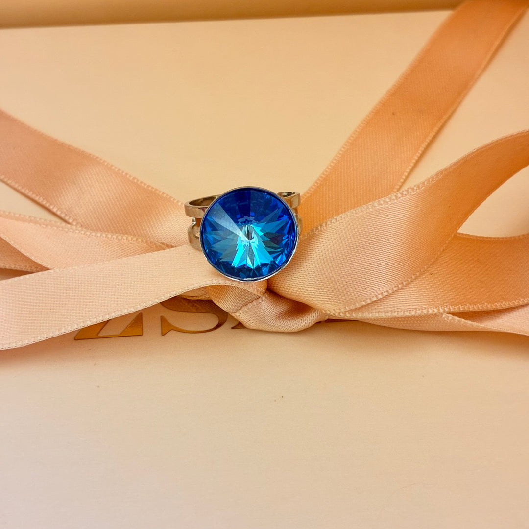 Royal blue round silver ring