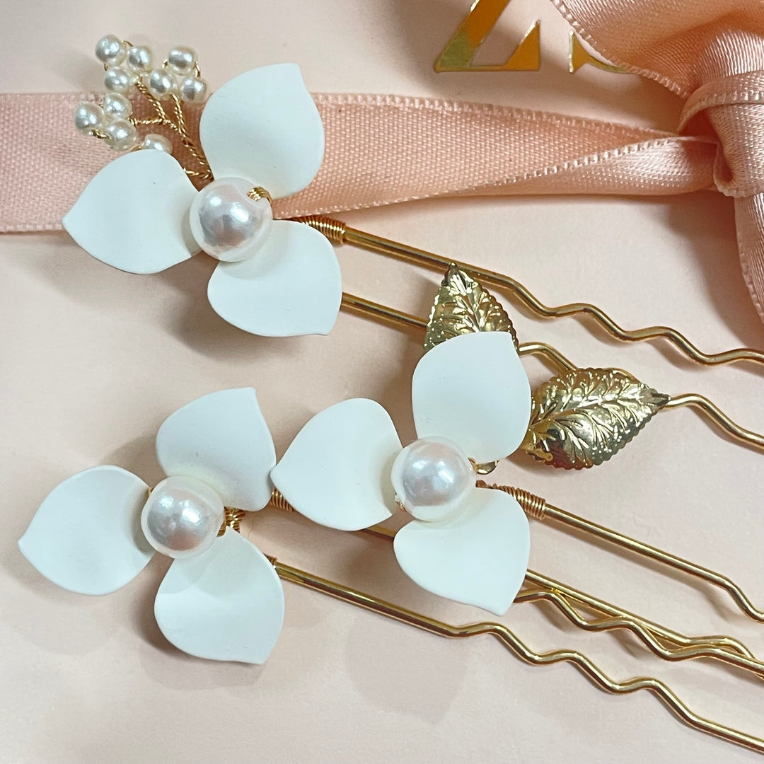 Flowers set of 3 pearl hair pins