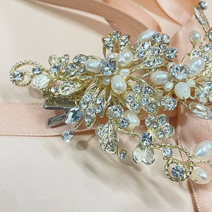 Fresh water pearl gold and pearl hair clip