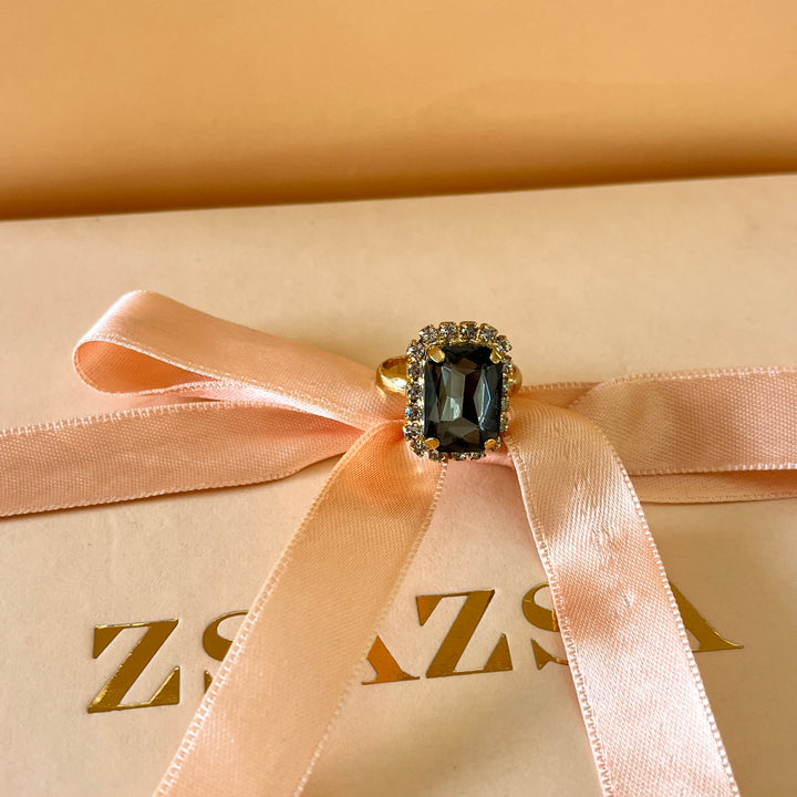 Grey rectangular Preciosa crystals set