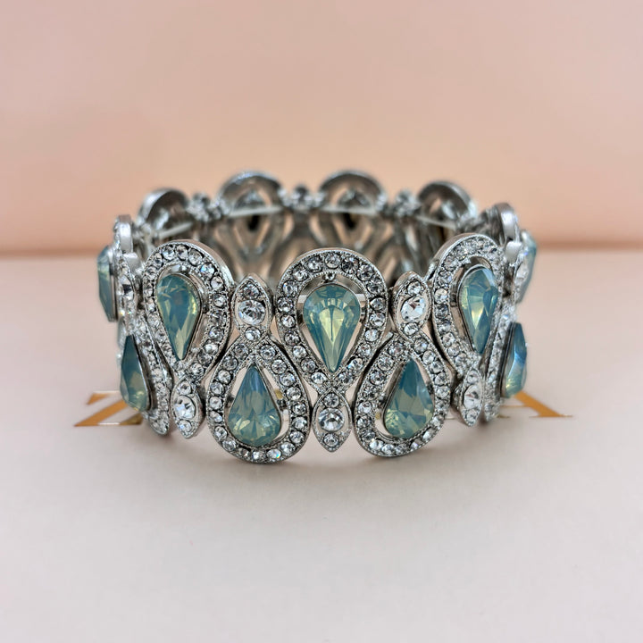 Elegant mint bangle