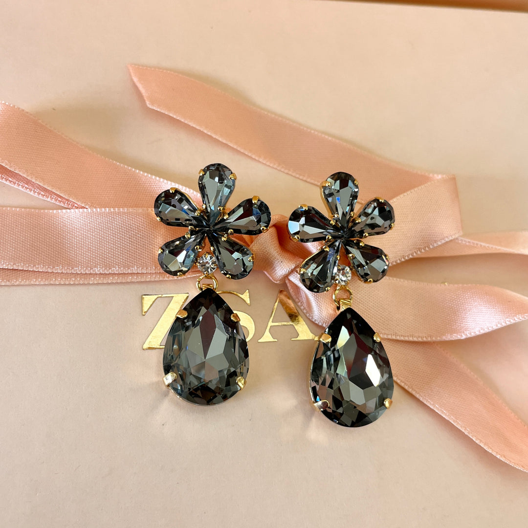 Grey flower preciosa crystals earrings