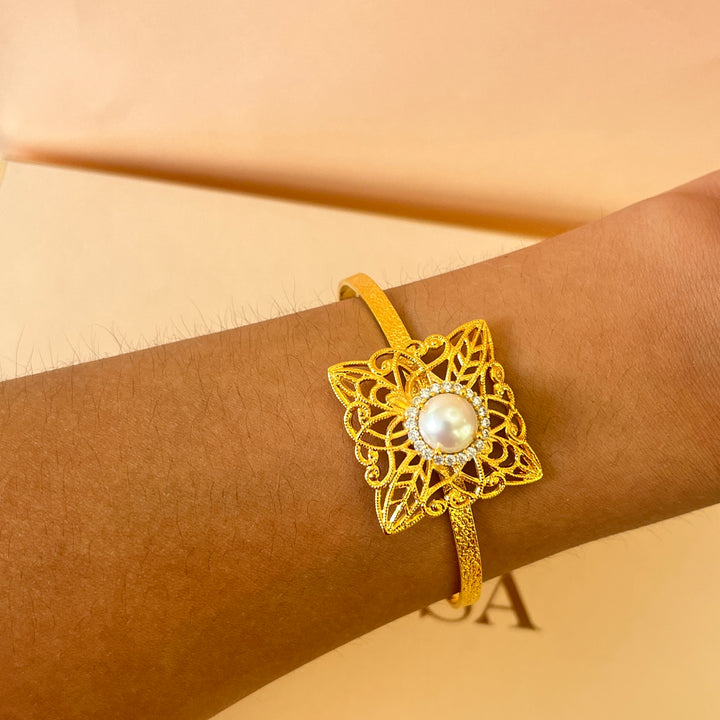 Elegant handmade pearls set