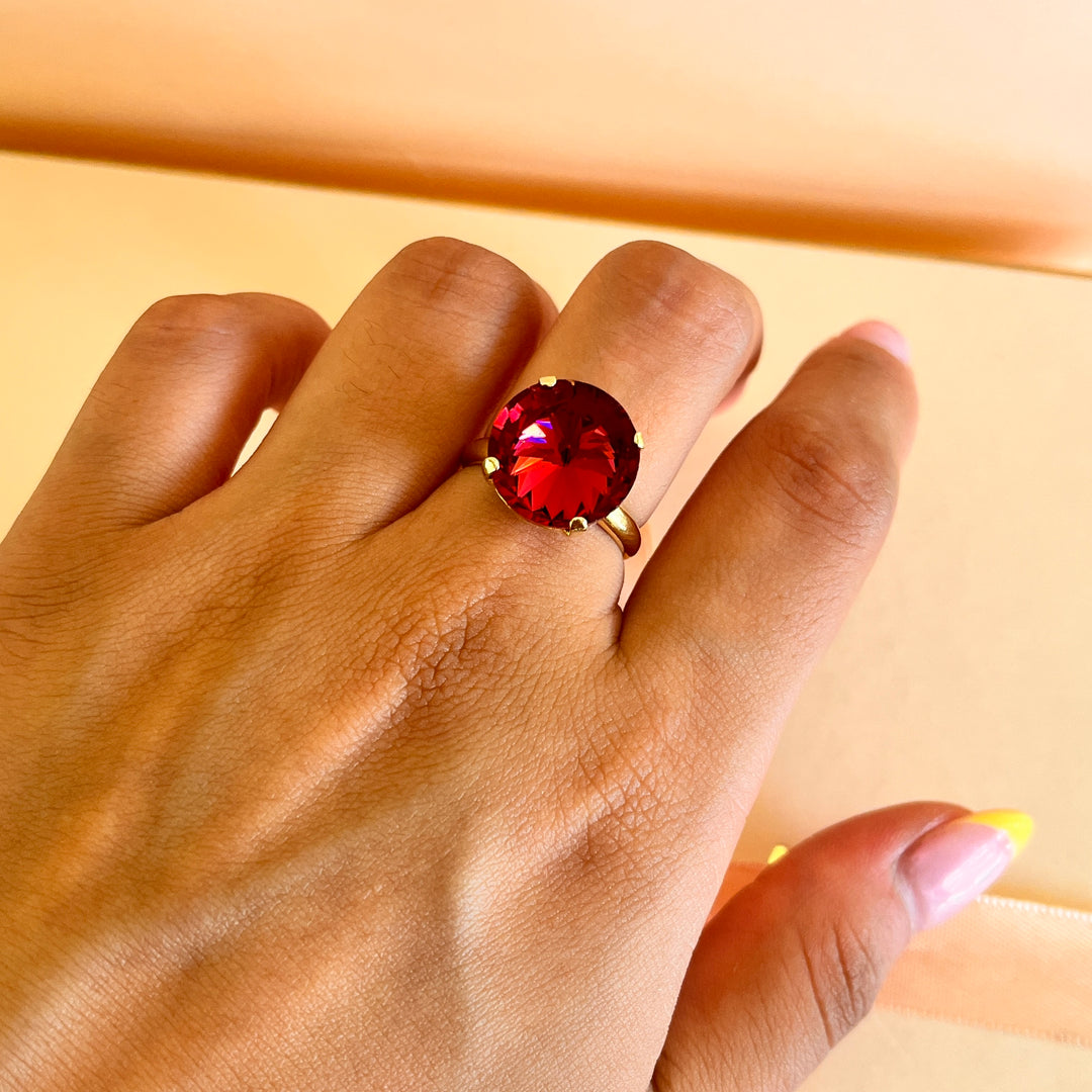Red round preciosa crystal ring