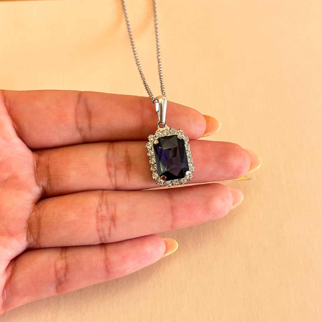 Purple rectangular Preciosa crystals set