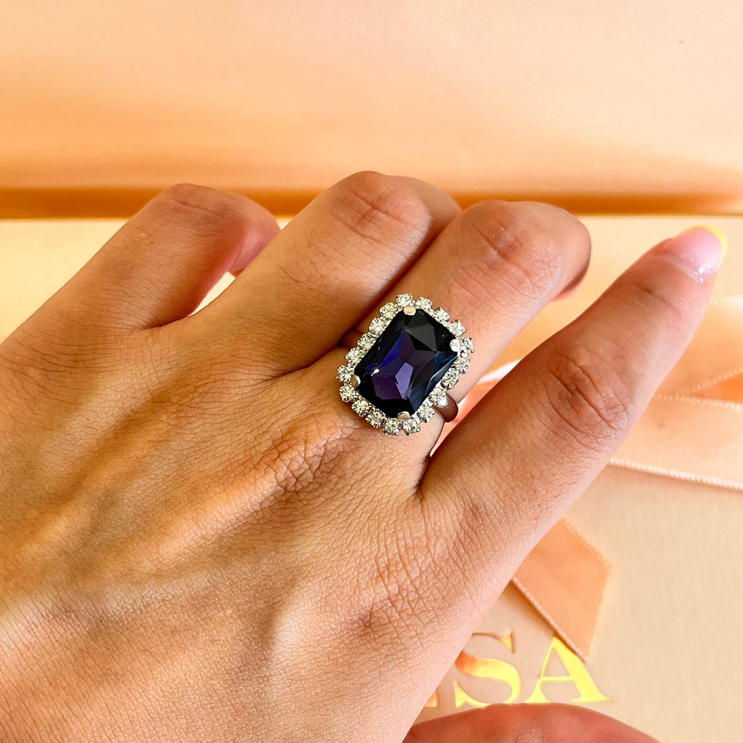 Purple rectangular Preciosa crystals set