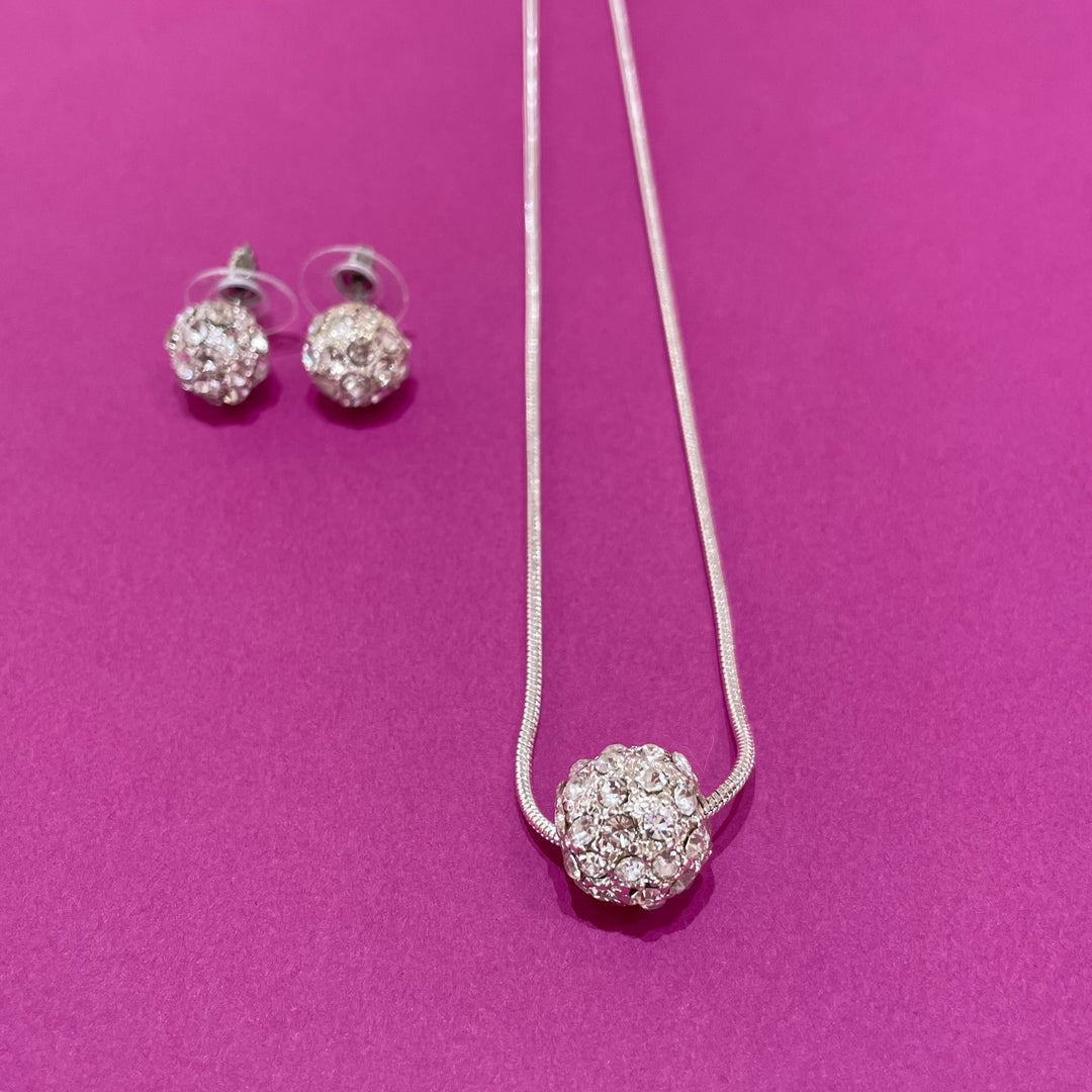 Pendant set
