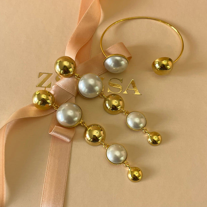 Gold & pearl set