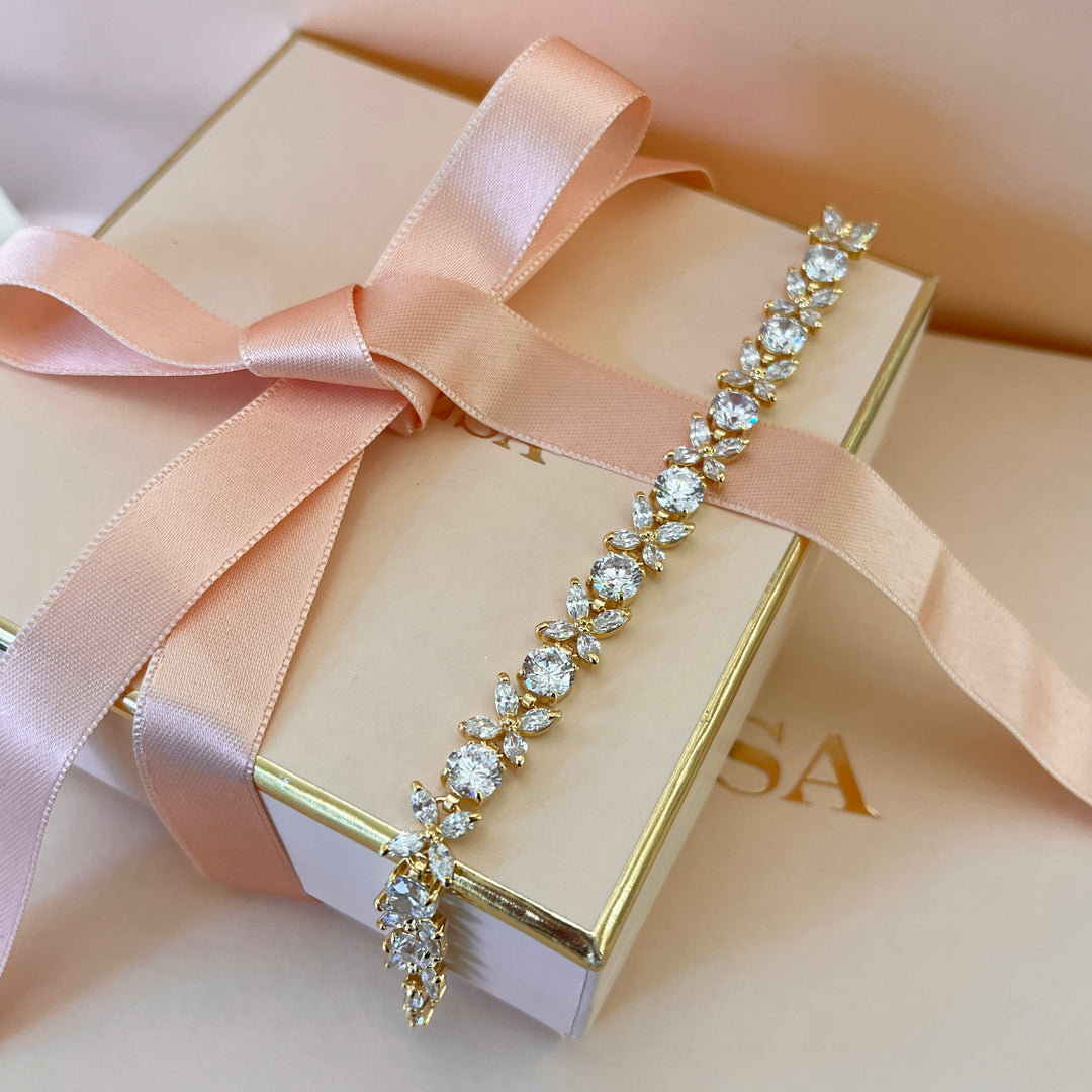 Gold zircone round & flower bracelet