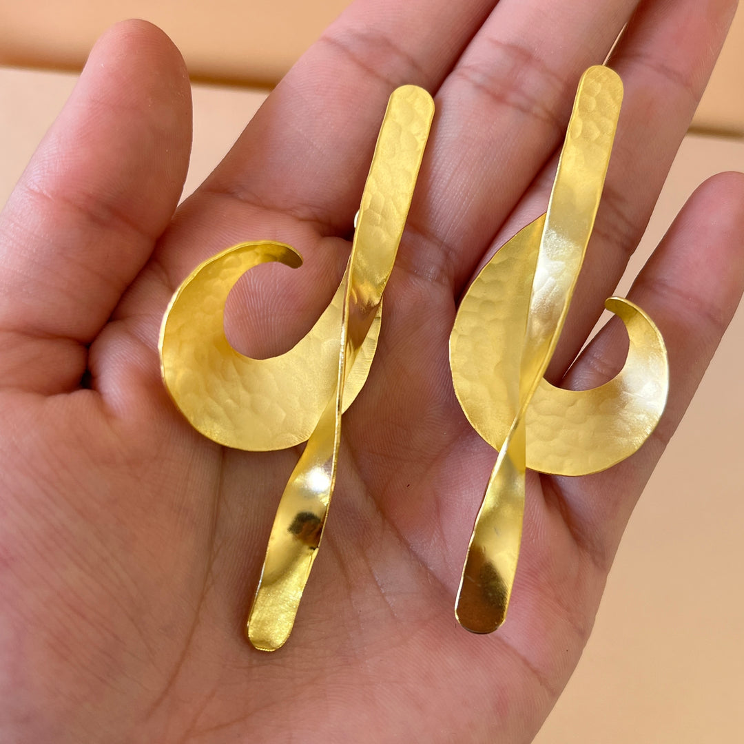 Twisted gold plated earrings