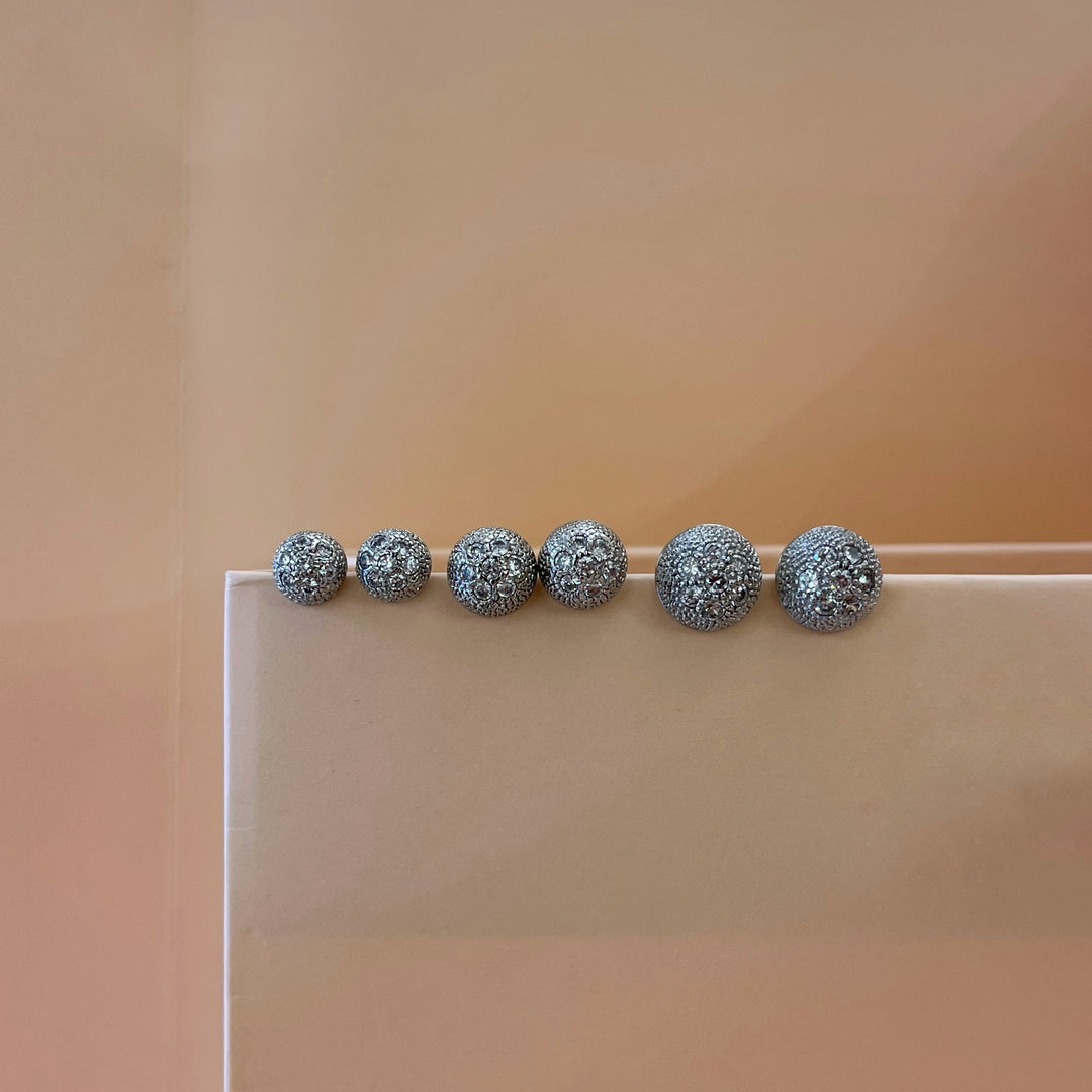 Round silver zircone earrings