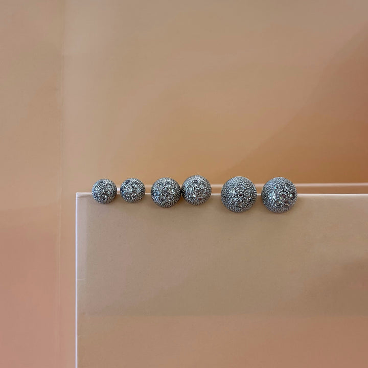 Round silver zircone earrings