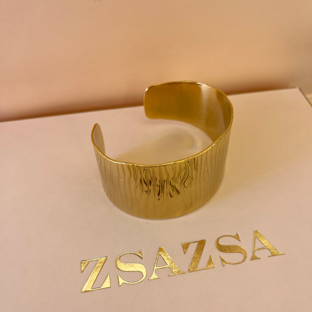 Gold bangle